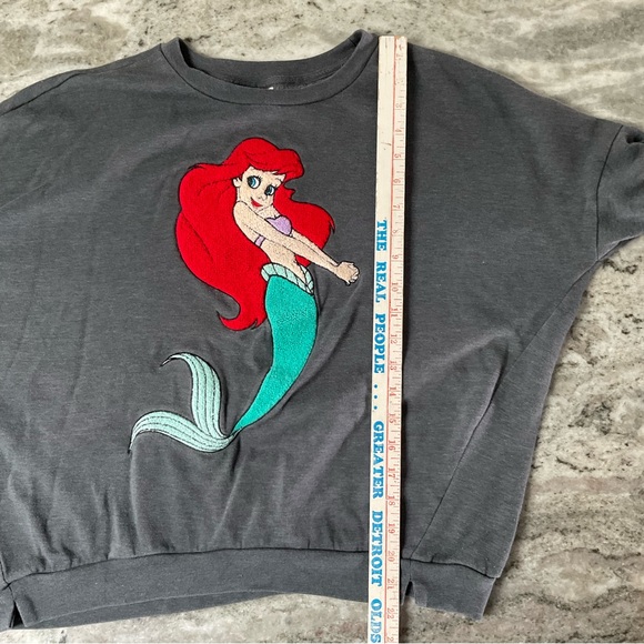 The Little Mermaid Disney pullover sweatshirt size XL (J1) Juniors - Picture 7 of 8